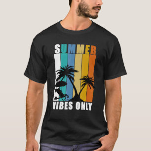RETRO SUMMER VIBES VINTAGE RAYS TEE BEACHY VIBES