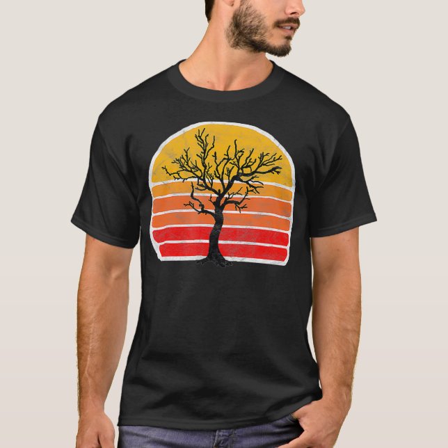 Retro Sun Minimalist Leafless Maple Tree Design Gr T-Shirt (Front)