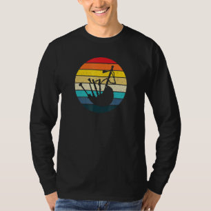 Retro sunset bagpiper bagpipe bagpipes player T-Shirt