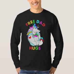 Retro Unicorn LGBT Free Dad Hugs LGBT Gay Pride Su T-Shirt
