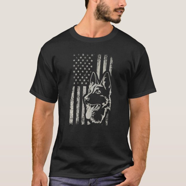 Retro Us Flag German Shepherd Dog Mum July 4th Pat T-Shirt (Front)