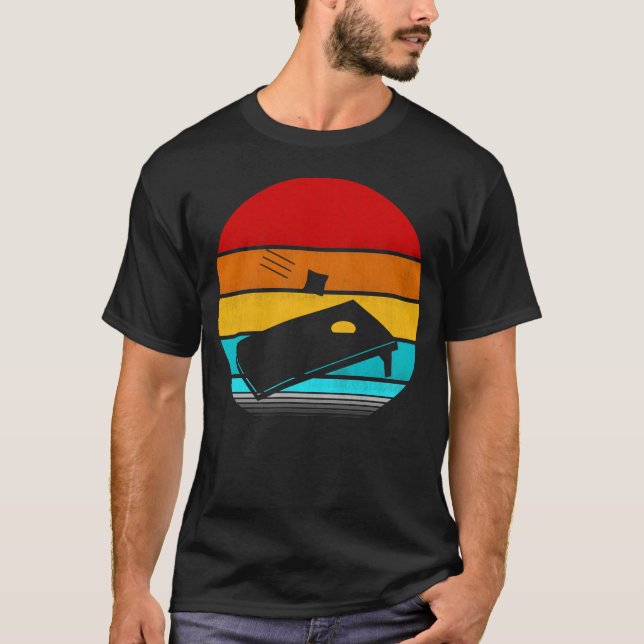 retro vinatge cornhole T-Shirt (Front)