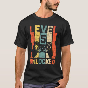 Retro Vintage 5th Birthday Gamer Level 5 Unlocked T-Shirt