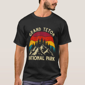 Retro vintage graphic grand teton national park  T-Shirt