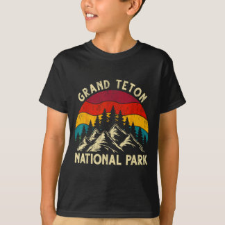 Retro vintage graphic grand teton national park  T-Shirt