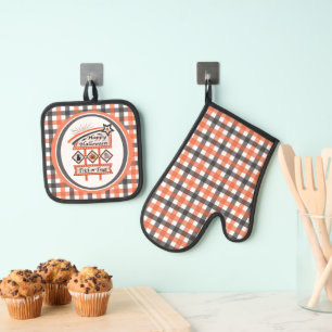 Retro Vintage Halloween Sign –Trick or Treat Plaid Oven Mitt & Pot Holder Set