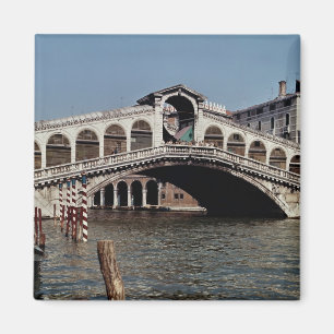 Rialto Bridge, begun 1588 Magnet