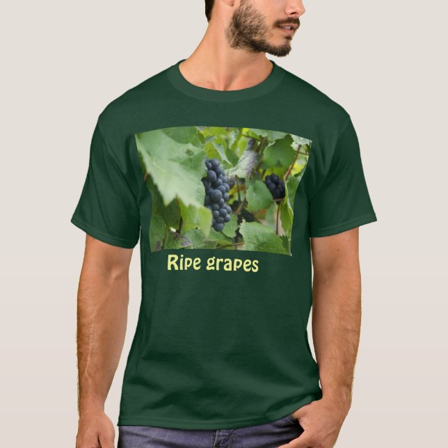 Ripe grapes T-Shirt (Front)