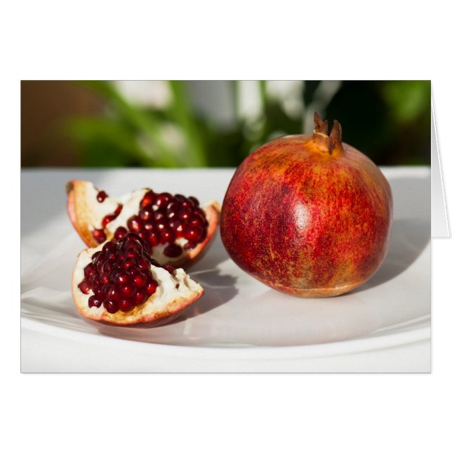 Ripe pomegranate (Front Horizontal)