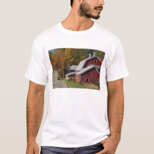 Road beside classic rural barn/farm in autumn, T-Shirt
