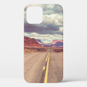 Road in the prairie country. Deserted natural trav iPhone 12 Case