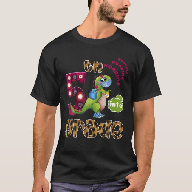 Roaring Into 5Th Grade Student Teachers Team Back T-Shirt (Front)