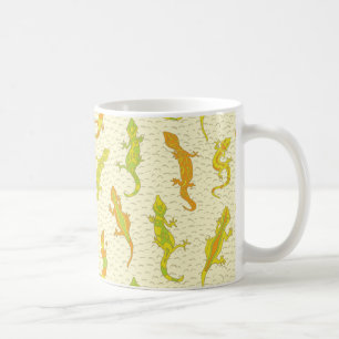 Rock Climbing Geckos on yellow - seamless pattern. Coffee Mug