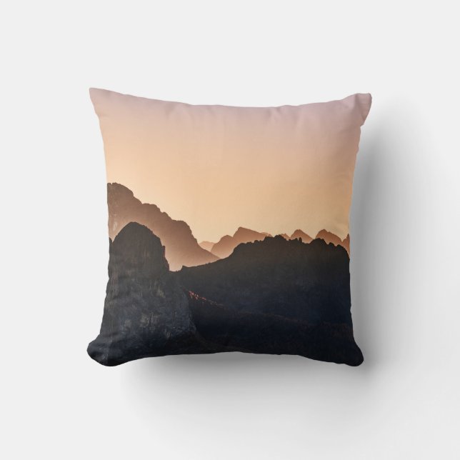 ROCKY MOUNTAIN CUSHION (Front)