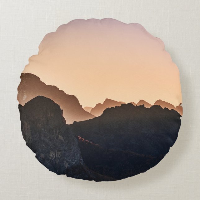 ROCKY MOUNTAIN ROUND CUSHION (Front)