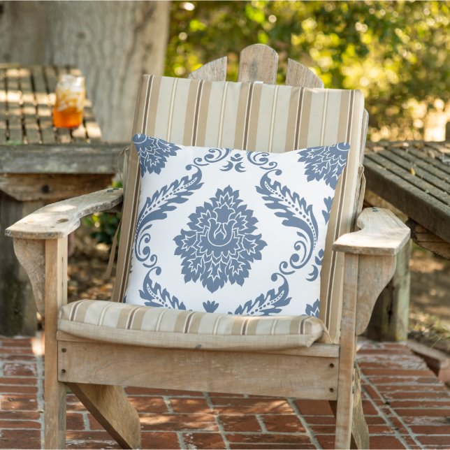 Rococo Damask Lg Pattern Blue on White Cushion (Chair)