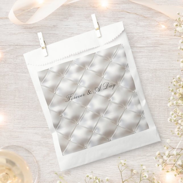 Romantic Glam White Faux Leather  Favour Bags (Clipped)
