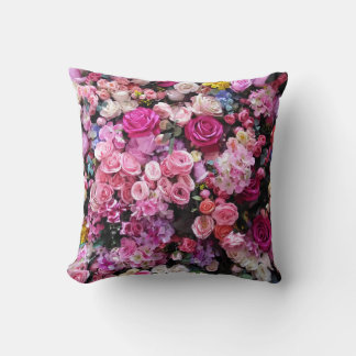 ROMANTIC ROSES CUSHION