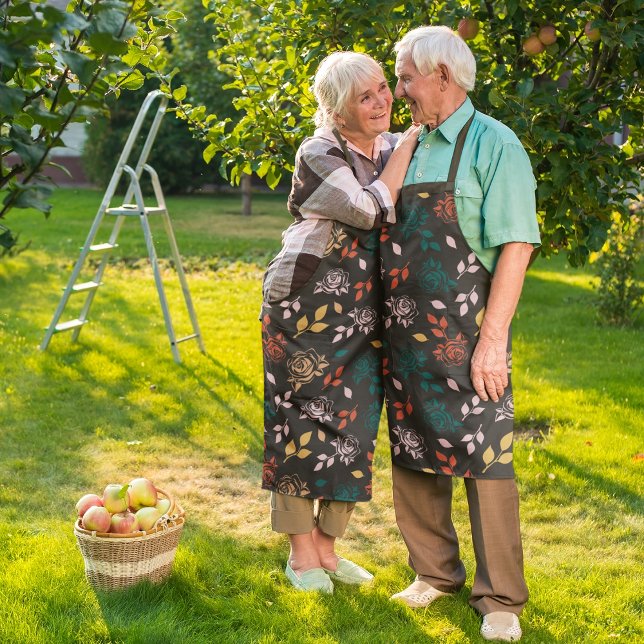Rose Floral Apron (Creator Uploaded)