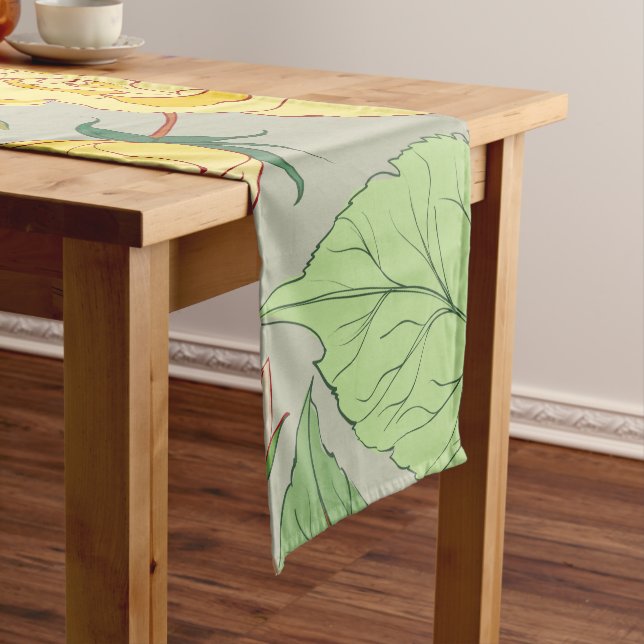 Roses 1 short table runner (In Situ)