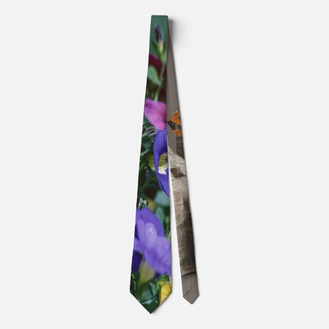 roses and news tie (Front)