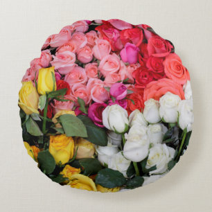 Roses for sale, San Miguel de Allende, Mexico Round Cushion