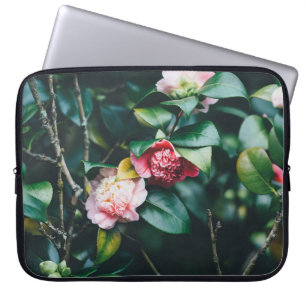 ROSES IN THE GARDEN LAPTOP SLEEVE