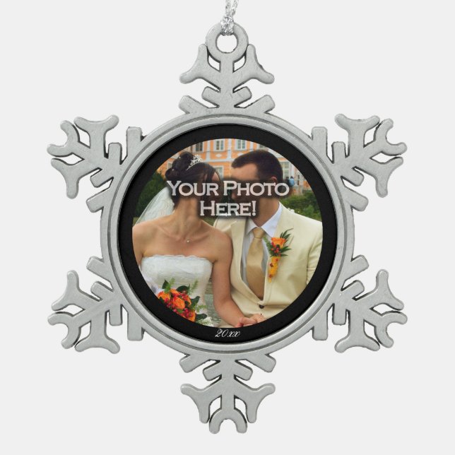 Round Custom Photo/Year Snowflake Snowflake Pewter Christmas Ornament (Front)