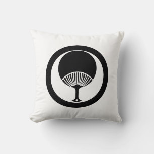 Round fan in circle cushion