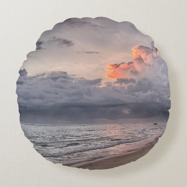 Round Throw Pillow (16") (Front)