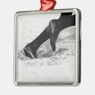 running out of sand metal tree decoration