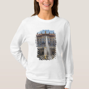 Russia, Saint Petersburg, Peterhof, Grand Palace T-Shirt