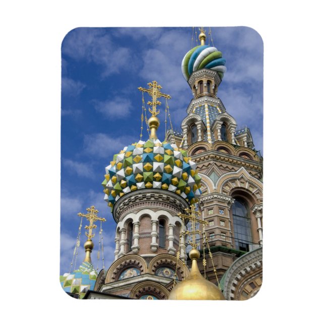 Russia, St. Petersburg, Nevsky Prospekt, The Magnet (Vertical)