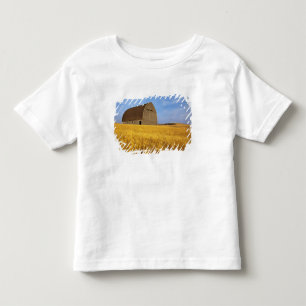 Rustic old barn in mature wheat field in the 2 toddler T-Shirt