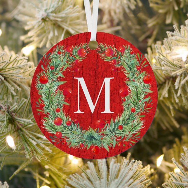 Rustic Winter Greenery Berry Wreath Red Wood Metal Tree Decoration (Insitu)