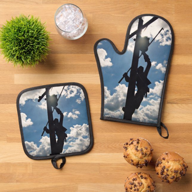 Rusty the Lineman Oven Mitt & Pot Holder Set (Top Down)