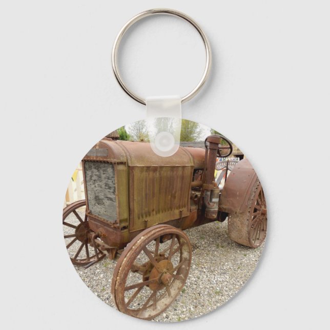 Rusty vintage tractor key ring (Front)