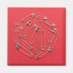 Safety-pins Magnet