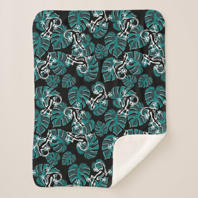 Salamander and Green Leaf Pattern Sherpa Blanket (Front)