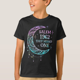 Salem 1692 They Missed One Witch Halloween Trick O T-Shirt