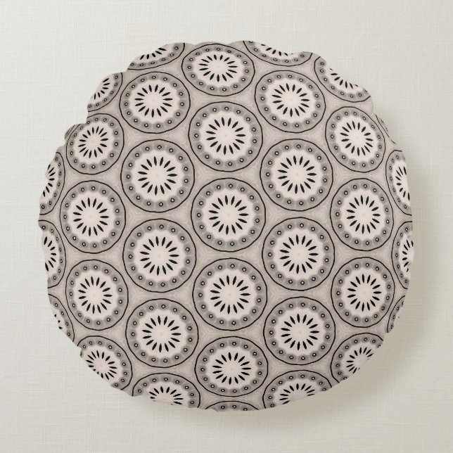 Sand Dollar Round Cushion (Front)