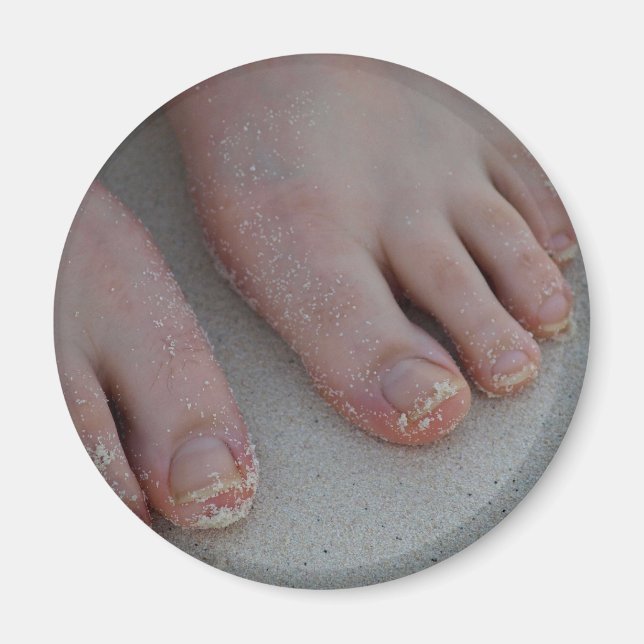 sandy feet magnet (Front)