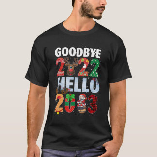 Santa and Reindeer Christmas GoodBye 2022 Hello 20 T-Shirt