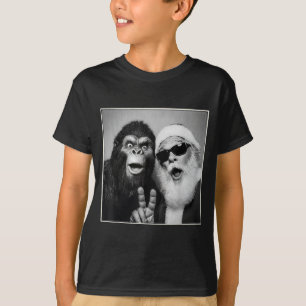 Santa Claus Selfie Bigfoot Christmas Funny Sasquat T-Shirt