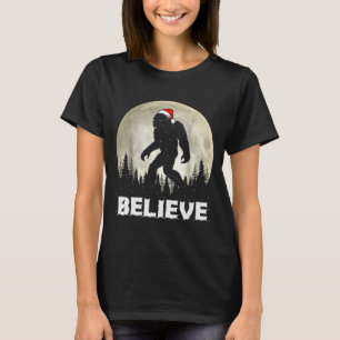 Santa Hat Bigfoot Believe Christmas Lights Rock Sa T-Shirt