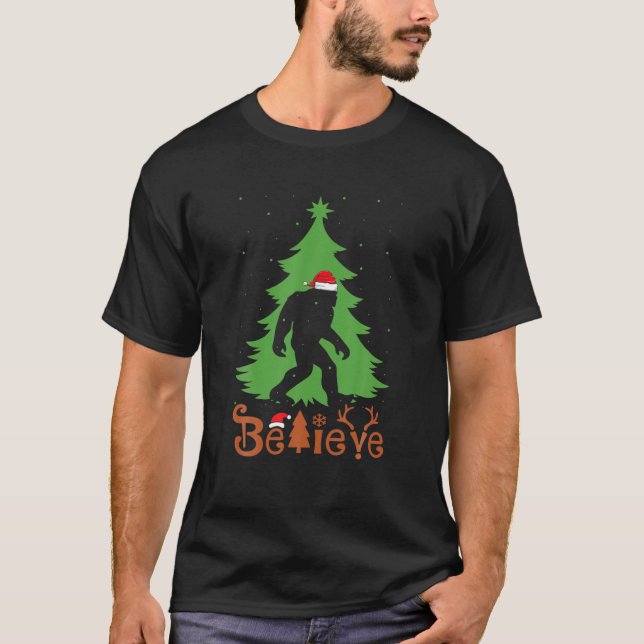 Santaquatch Believe Bigfoot Christmas Santa Hat Xm T-Shirt (Front)