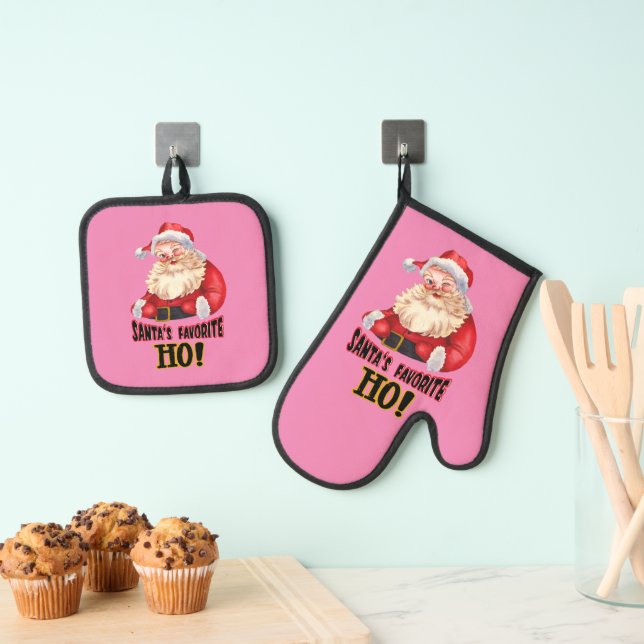 Santa's Favourite Ho Oven Mitt & Pot Holder Set (Insitu(Hanging))