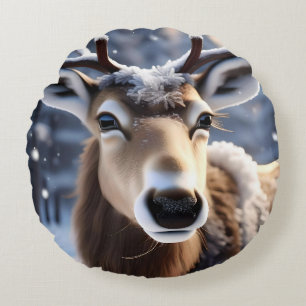Santas Pretty Close Up Reindeer, Round Cushion
