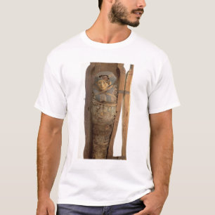 Sarcophagus and mummified body of Psametik I (664- T-Shirt