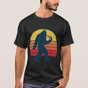 Sasquatch and Pizza! Funny Eating Bigfoot & 80s Su T-Shirt